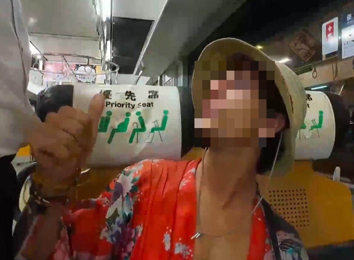 注意する乗客には反論（外国人男性のライブ配信から）