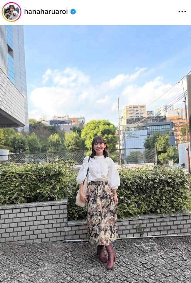 小野真弓さんのインスタグラム（＠hanaharuaroi）より