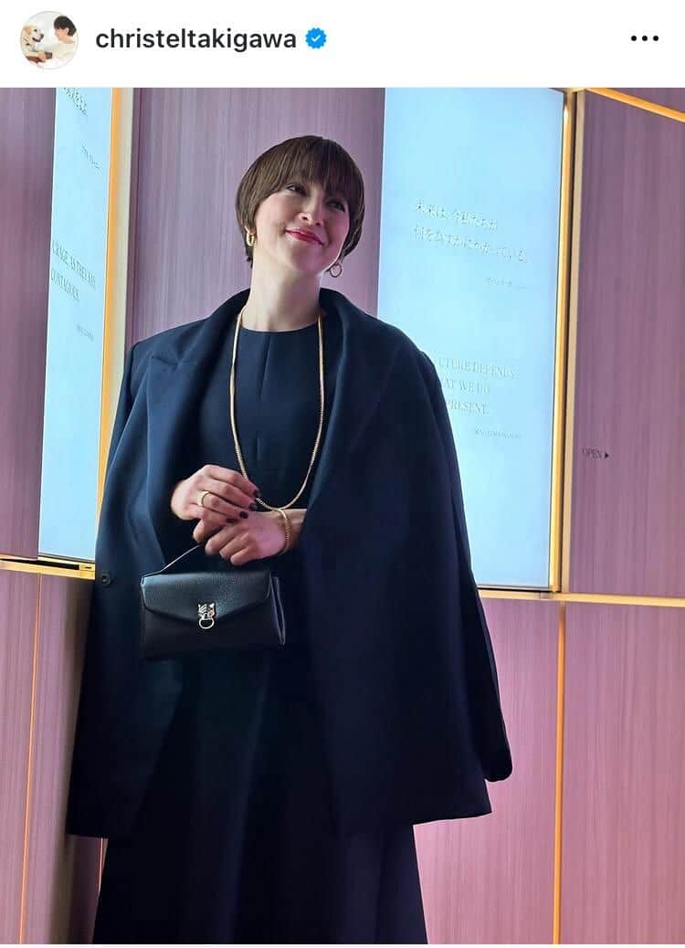 滝川クリステルさんのインスタグラム（＠christeltakigawa）より
