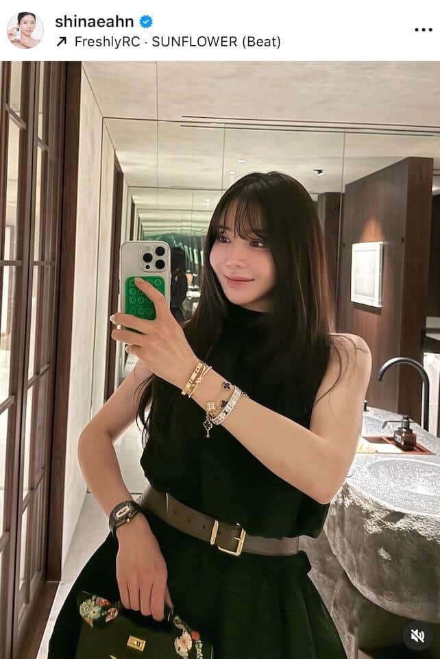 アン・シネさんのインスタグラム（＠shinaeahn）より