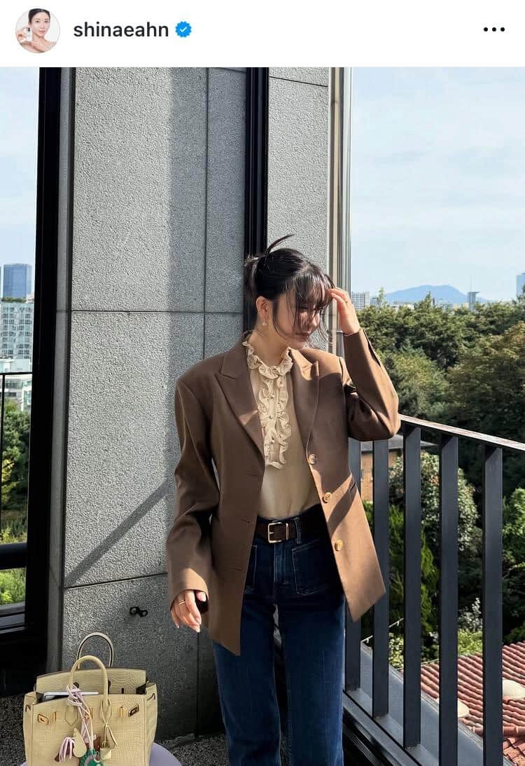 アン・シネさんのインスタグラム（＠shinaeahn）より