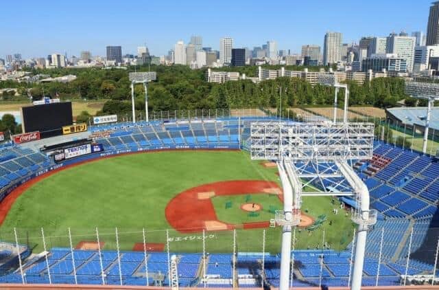 ヤクルトの本拠地・神宮球場で、外野指定席の価格が「乱高下」