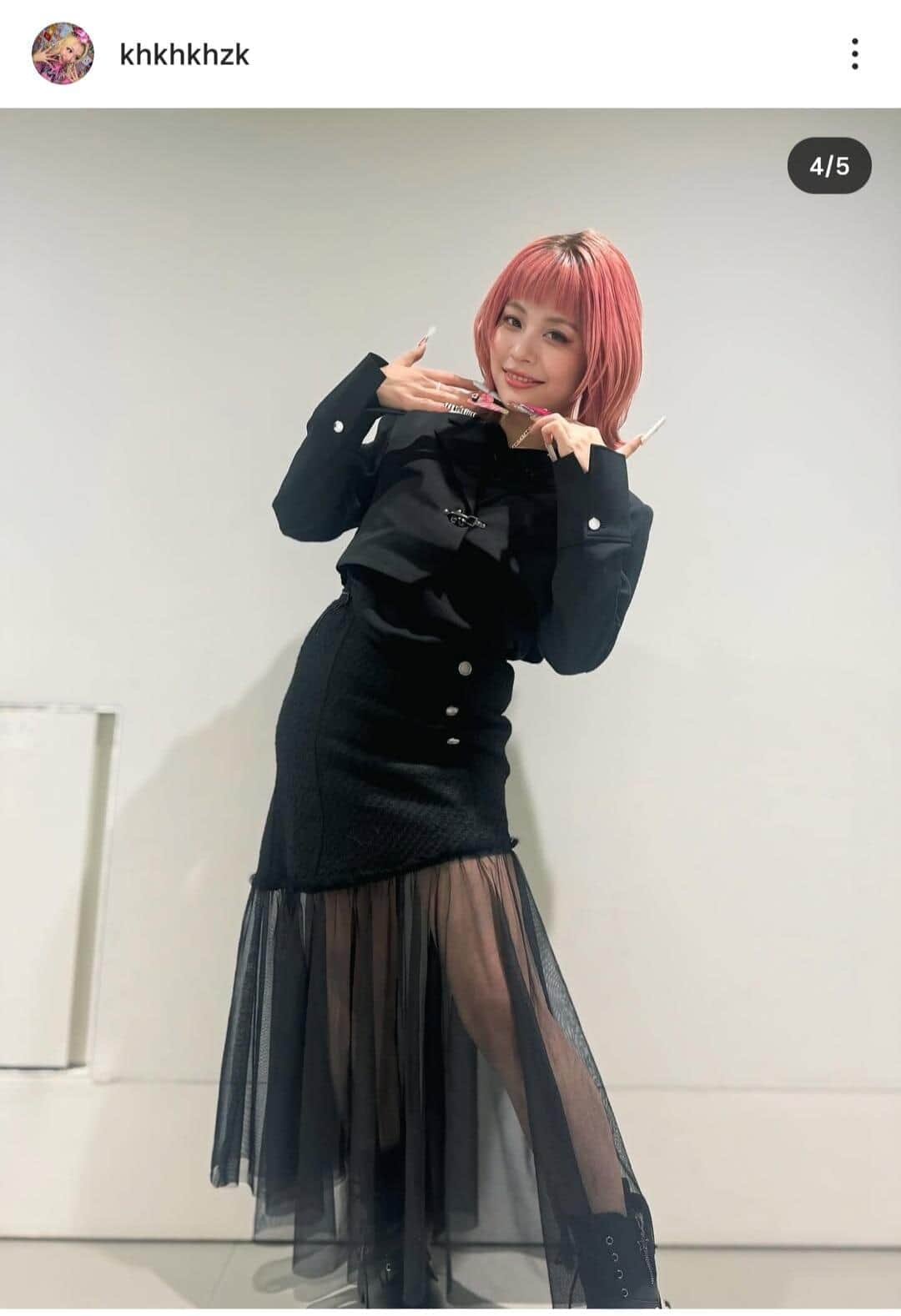 荒川さんのインスタグラム（＠khkhkhzk）より