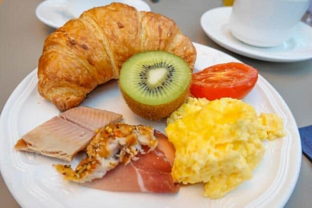 「ビュッフェでオムレツはNG」の博多華丸　「見た目は最高」と言いながら「でも...」その理由は