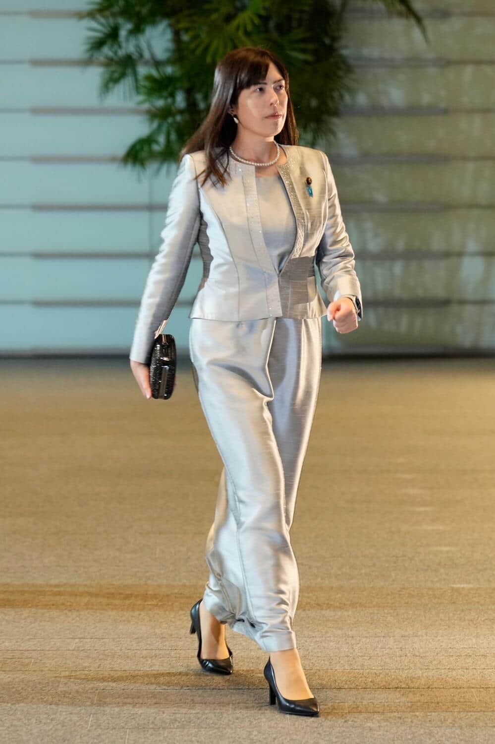 小野田紀美経済安保相、認証式で着用のドレスは片山さつき氏と「同じでは？」　SNSの疑問に「同じところの服」明かす