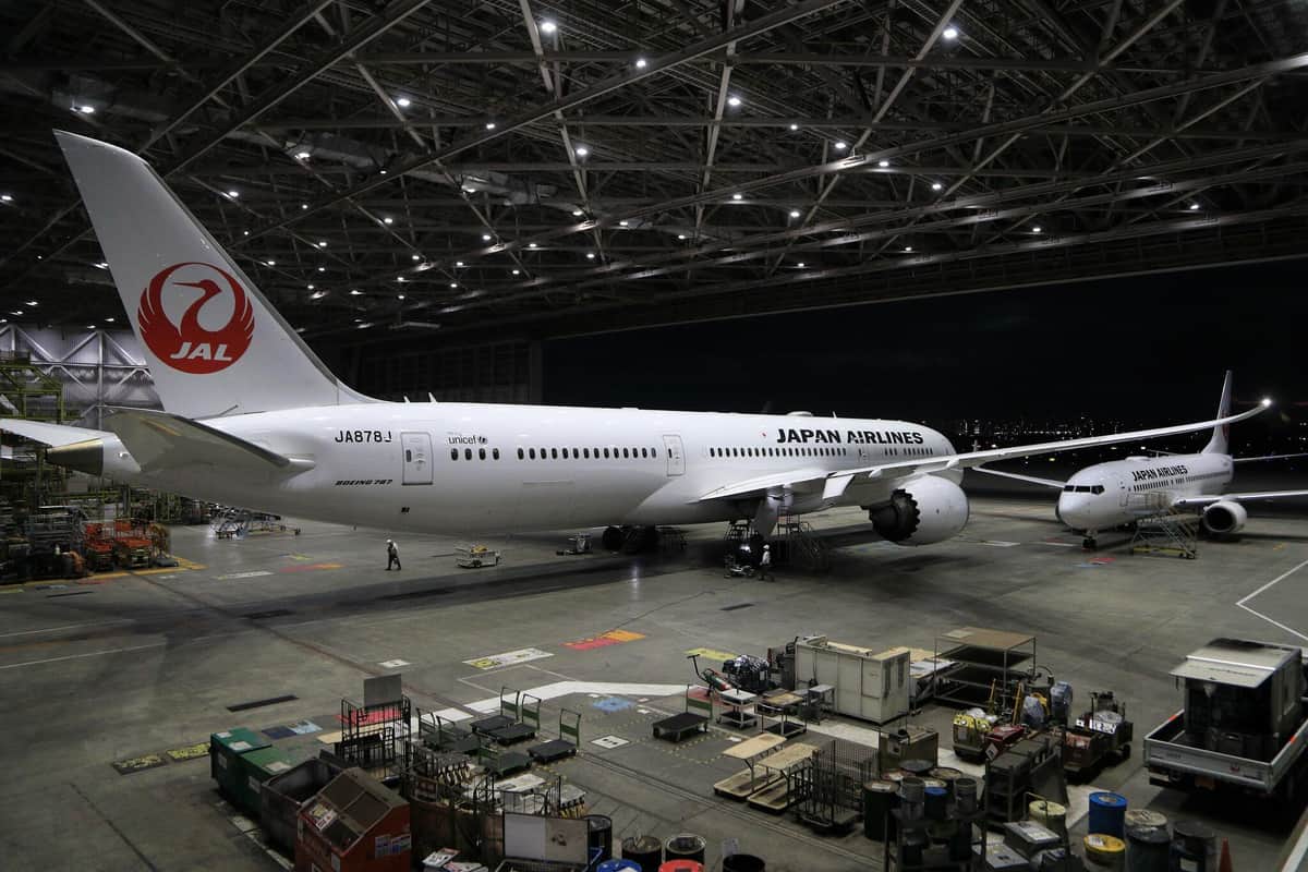 「夜の工場見学」も一興だ
