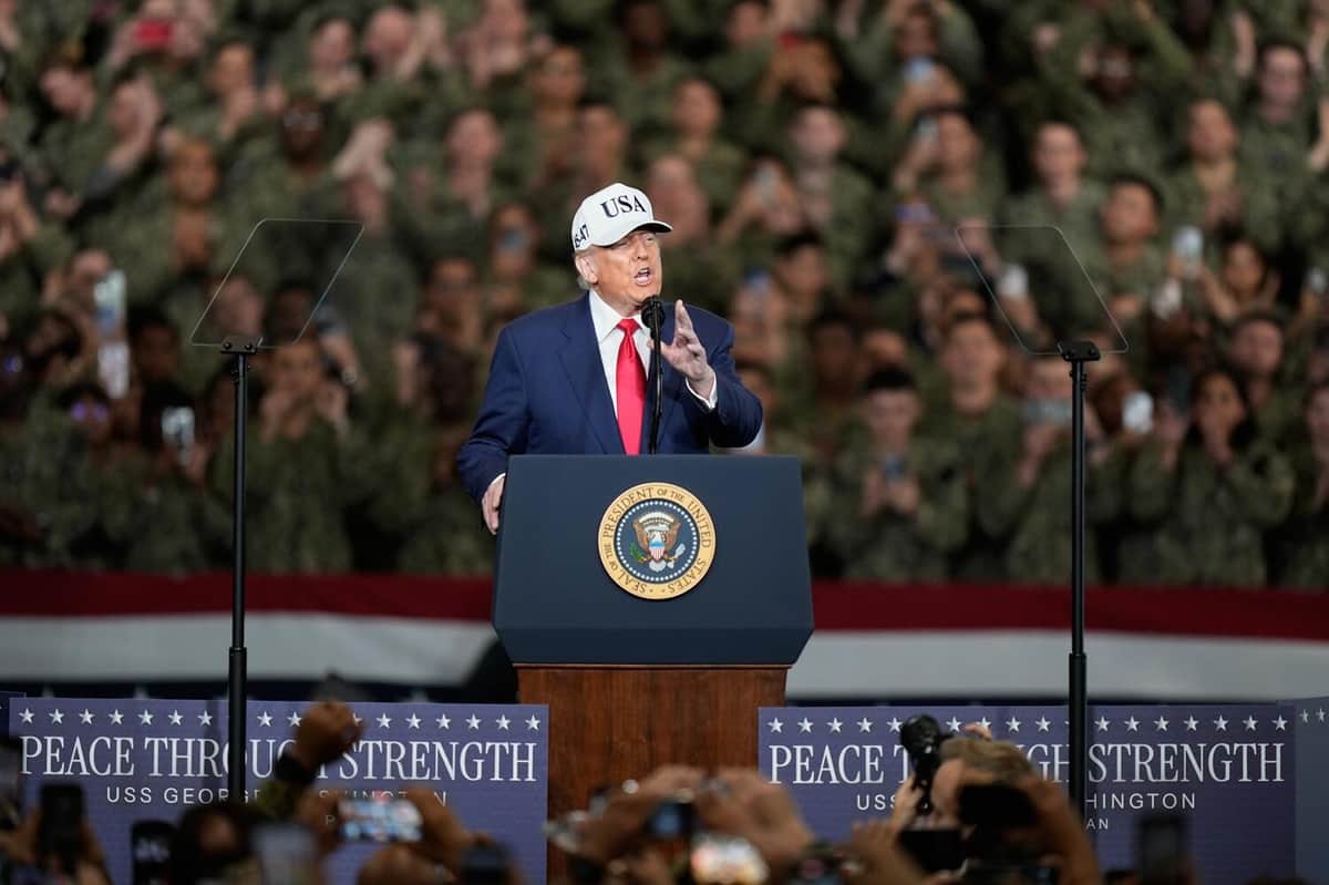 「何この神構図」　トランプ大統領、星条旗カラーの東京タワーと...「ベストショットすぎる」