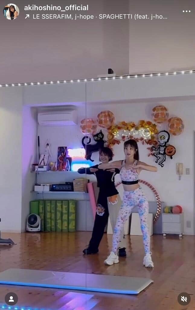 ほしのあきさんのインスタグラム（＠akihoshino_official）より