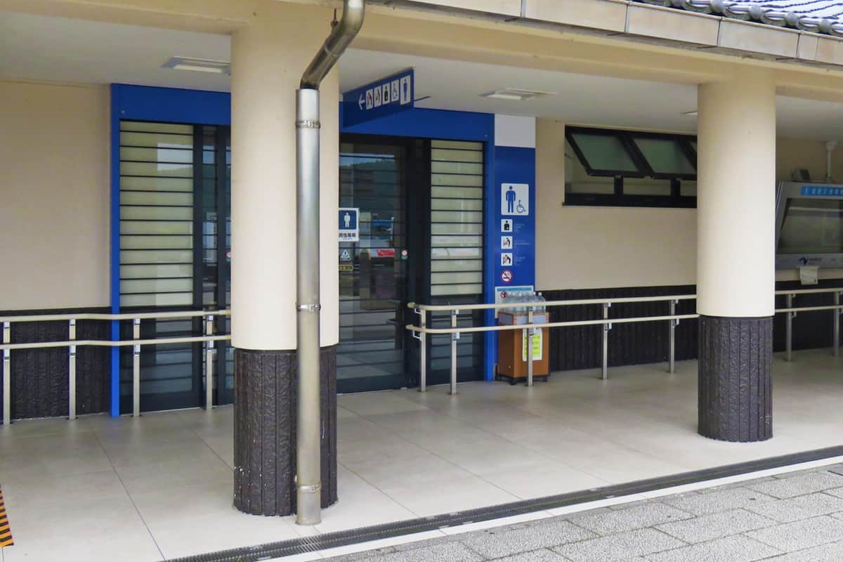 個室トイレ満室→外から「チャイム」で催促　NEXCO中日本の取り組みに「広がってほしい」の声