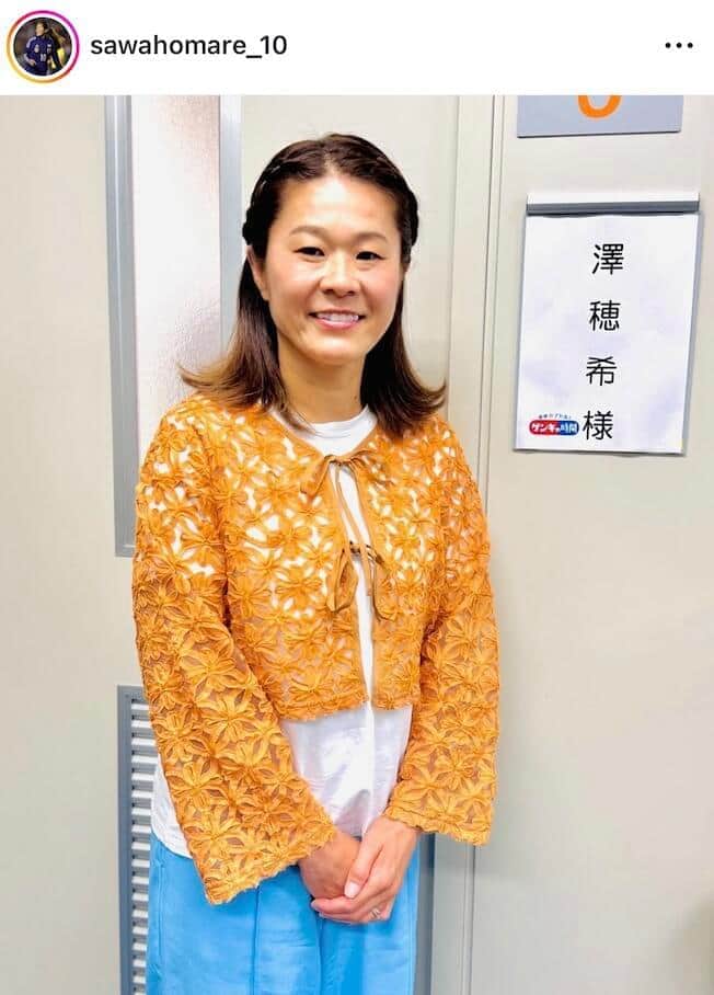 「なでしこ」澤穂希、さわやか白ワンピで...2歳年上夫と密着ステキ2ショット　「お似合いのご夫婦」