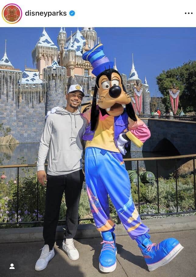 ディズニーパークの公式インスタグラムのインスタグラム（＠disneyparks）より