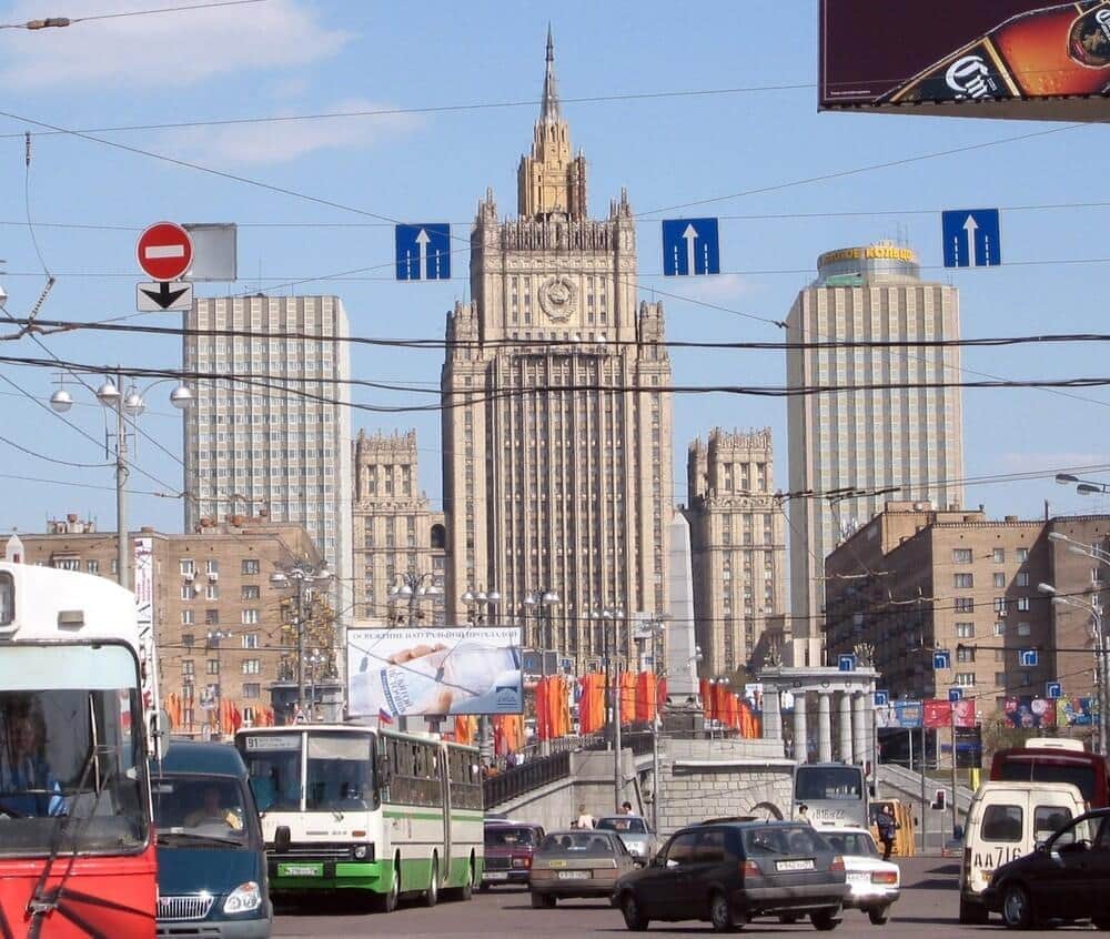 ロシア外務省（中央）。その仕事ぶりが波紋を広がている