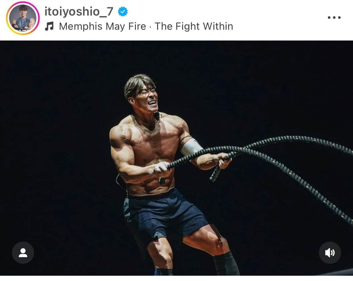 鍛え上げた上半身を披露する糸井氏（本人イスタグラムより）