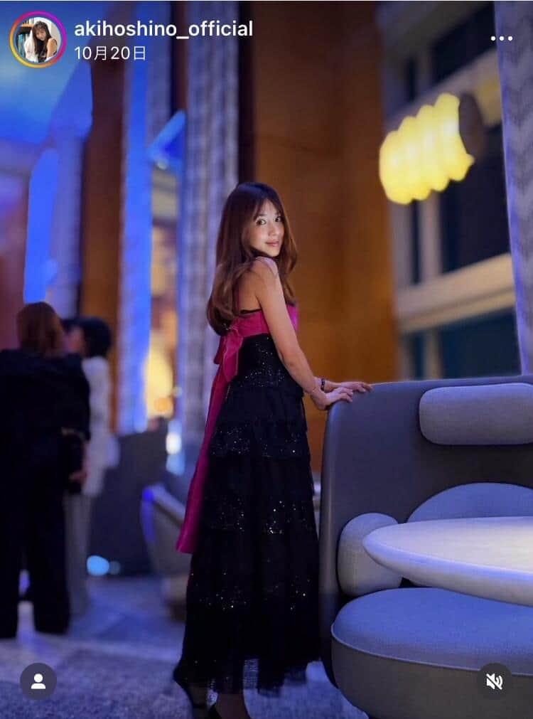 ほしのあき、ミニスカ×ロングブーツで衝撃的かわいさ　「ほんと美しい」「スタイルが全然変わらず」