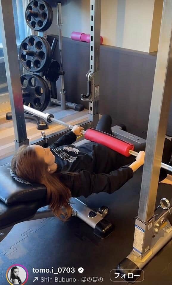 板野友美さんのインスタグラム（＠tomo.i_0703）より