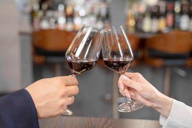 首相に「会食」は必要なのか（写真はイメージ）