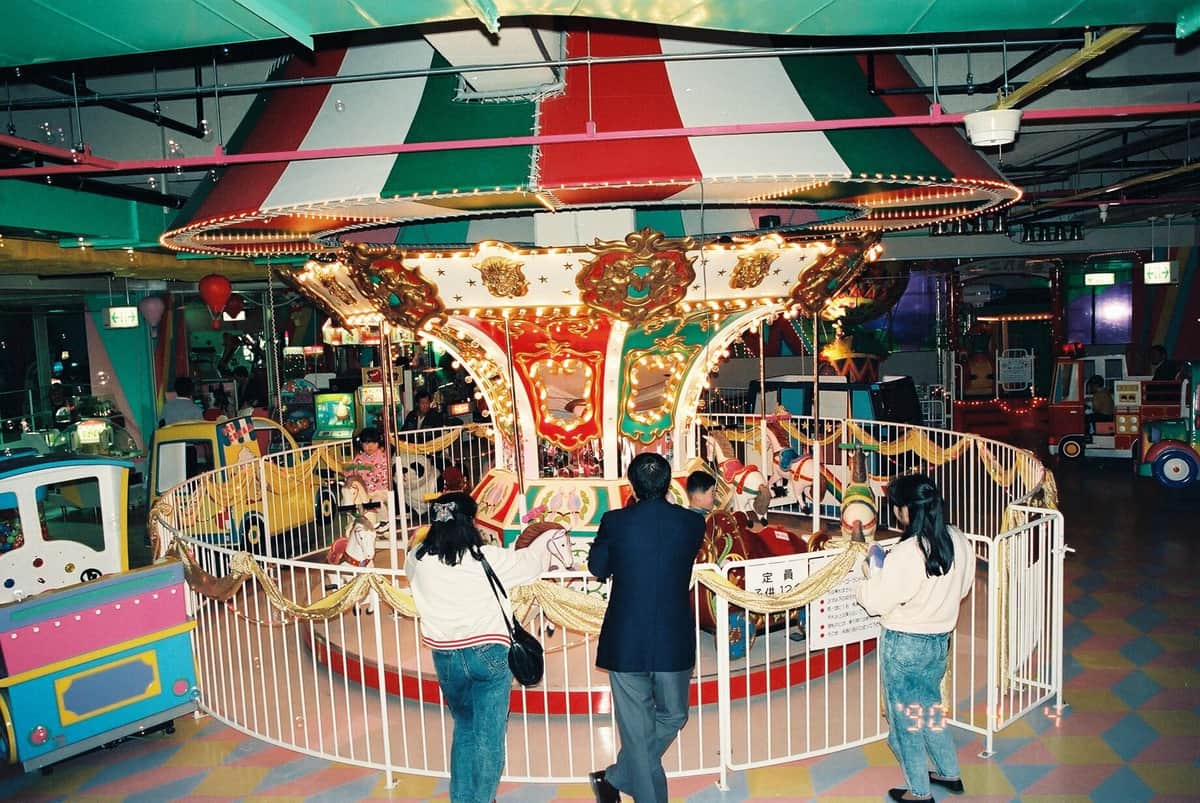 1号店（大舘店）にあったメリーゴーランド（イオンファンタジー提供）