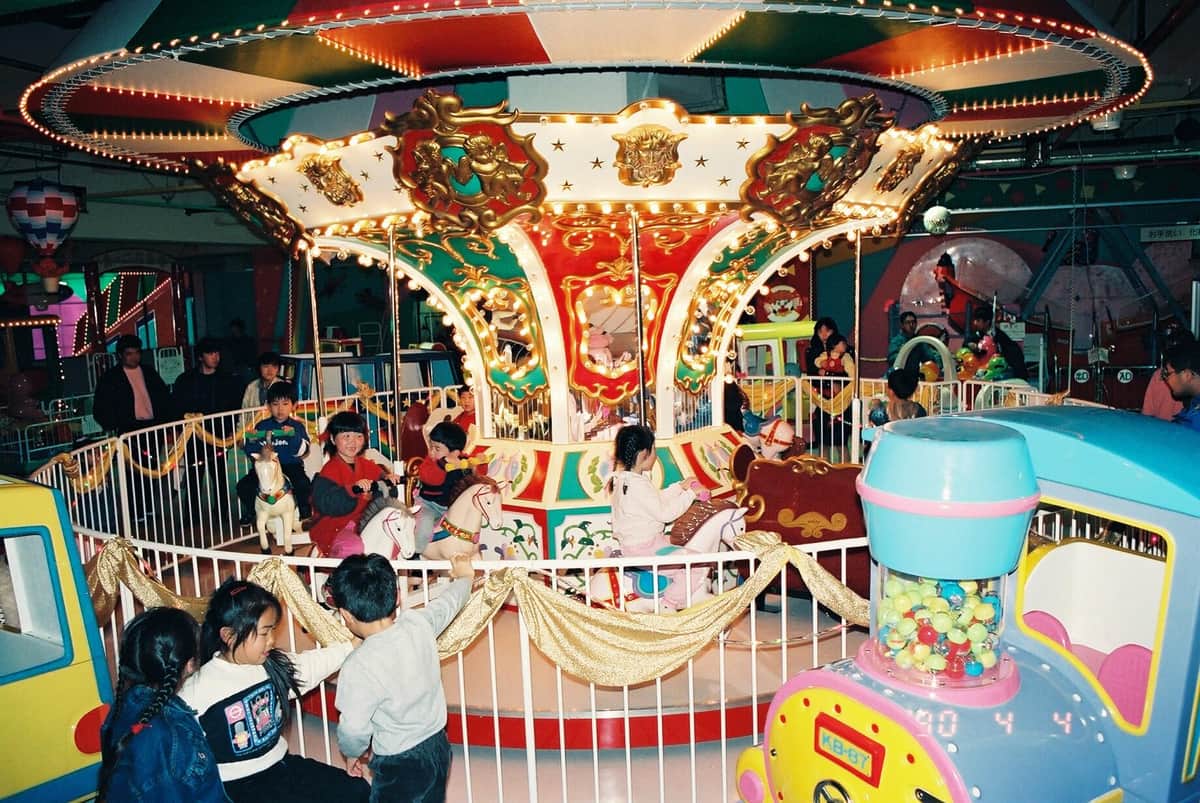 1号店（大舘店）にあったメリーゴーランド（イオンファンタジー提供）