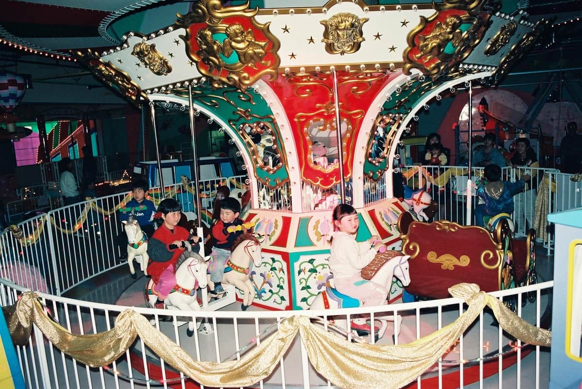 1号店（大舘店）にあったメリーゴーランド（イオンファンタジー提供）
