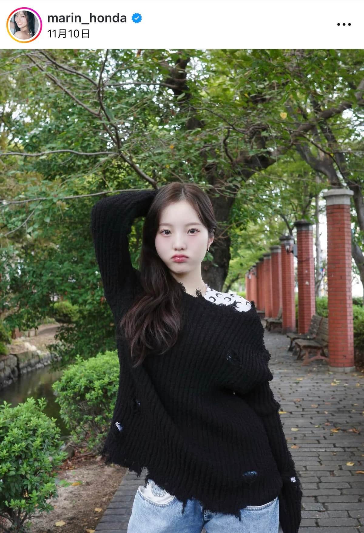 本田真凜、氷上で煌びやか衣装＆髪をアップに「激カワ」ショット　「美しい！」「最高にかわいい」