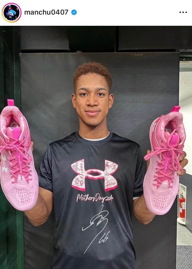 万波中正選手のインスタグラム（＠manchu0407）より