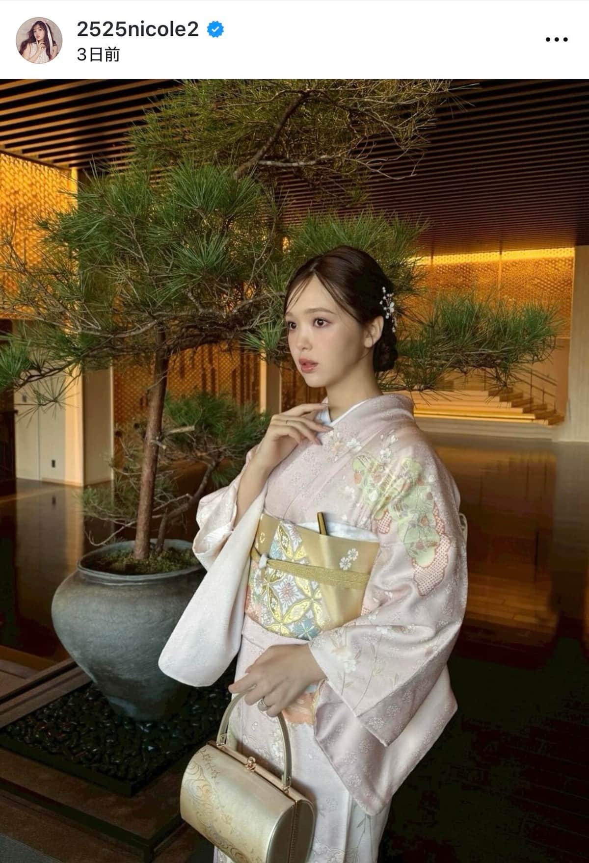 藤田ニコルさんのインスタグラム（＠2525nicole2）より