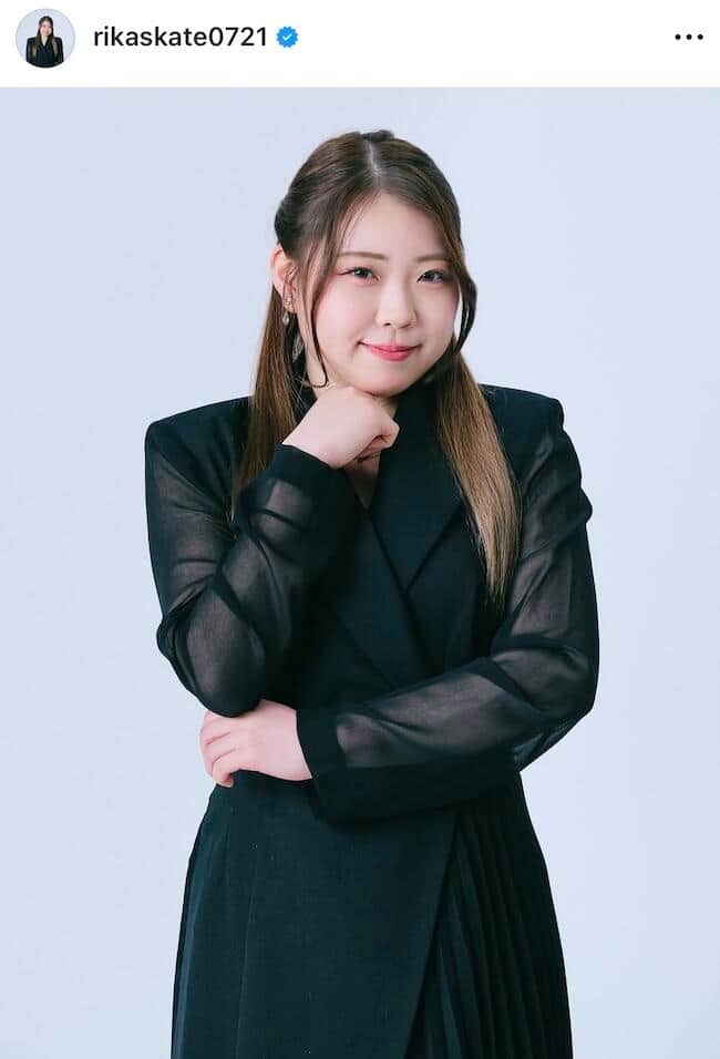 紀平梨花、真っ赤なトップス＆つやつや唇に釘付けショット　「なんて可愛いんだろう」「美しすぎます」