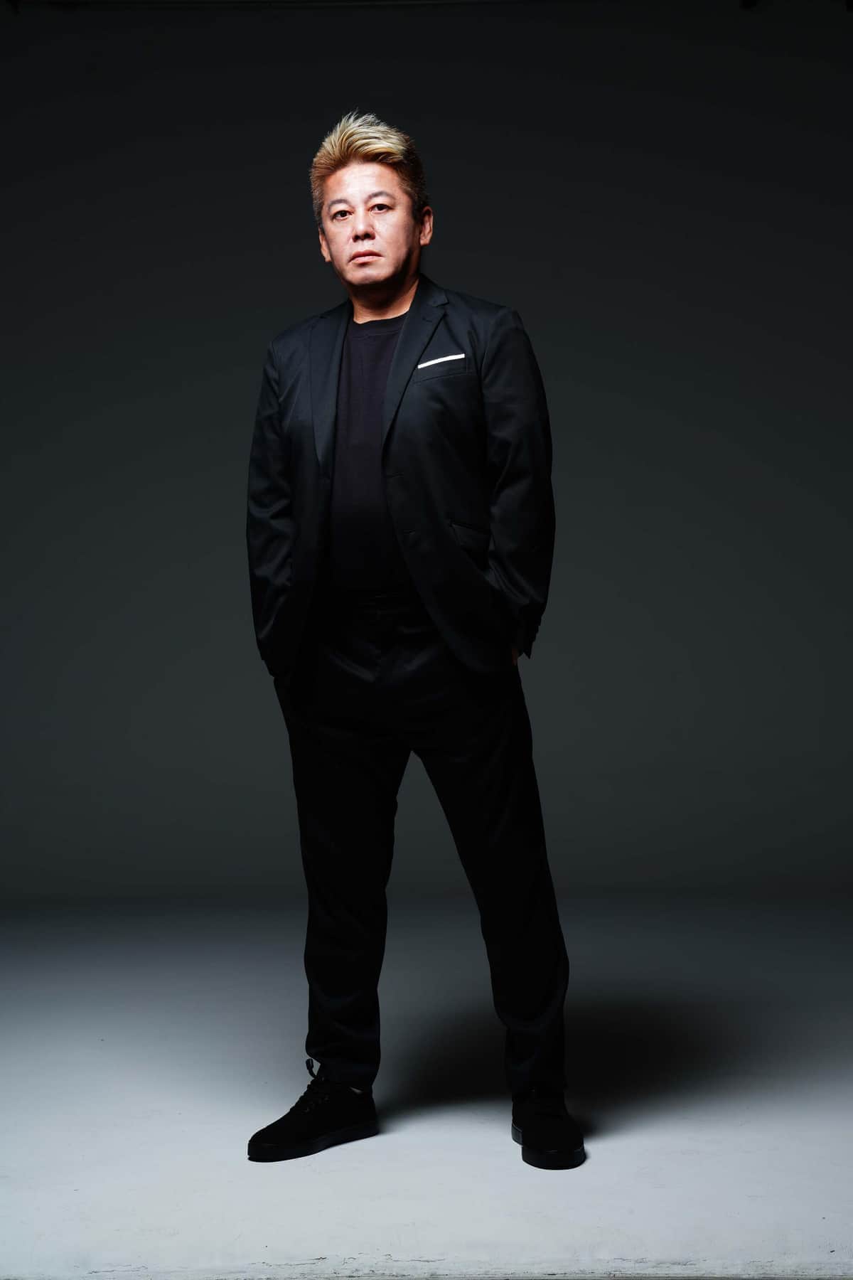 スーツに見える作業着「WWS」を企画・販売するオアシスライフスタイルグループのプレスリリースより