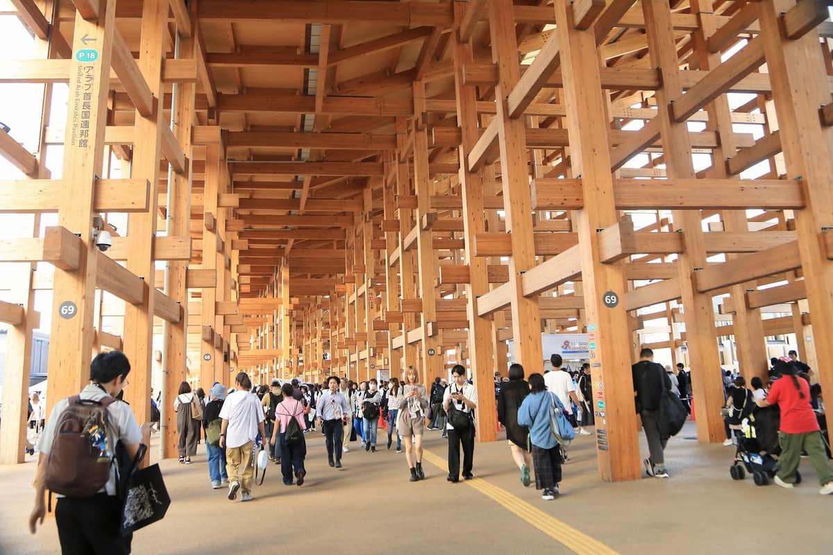 大屋根リングの中を通ることもできた
