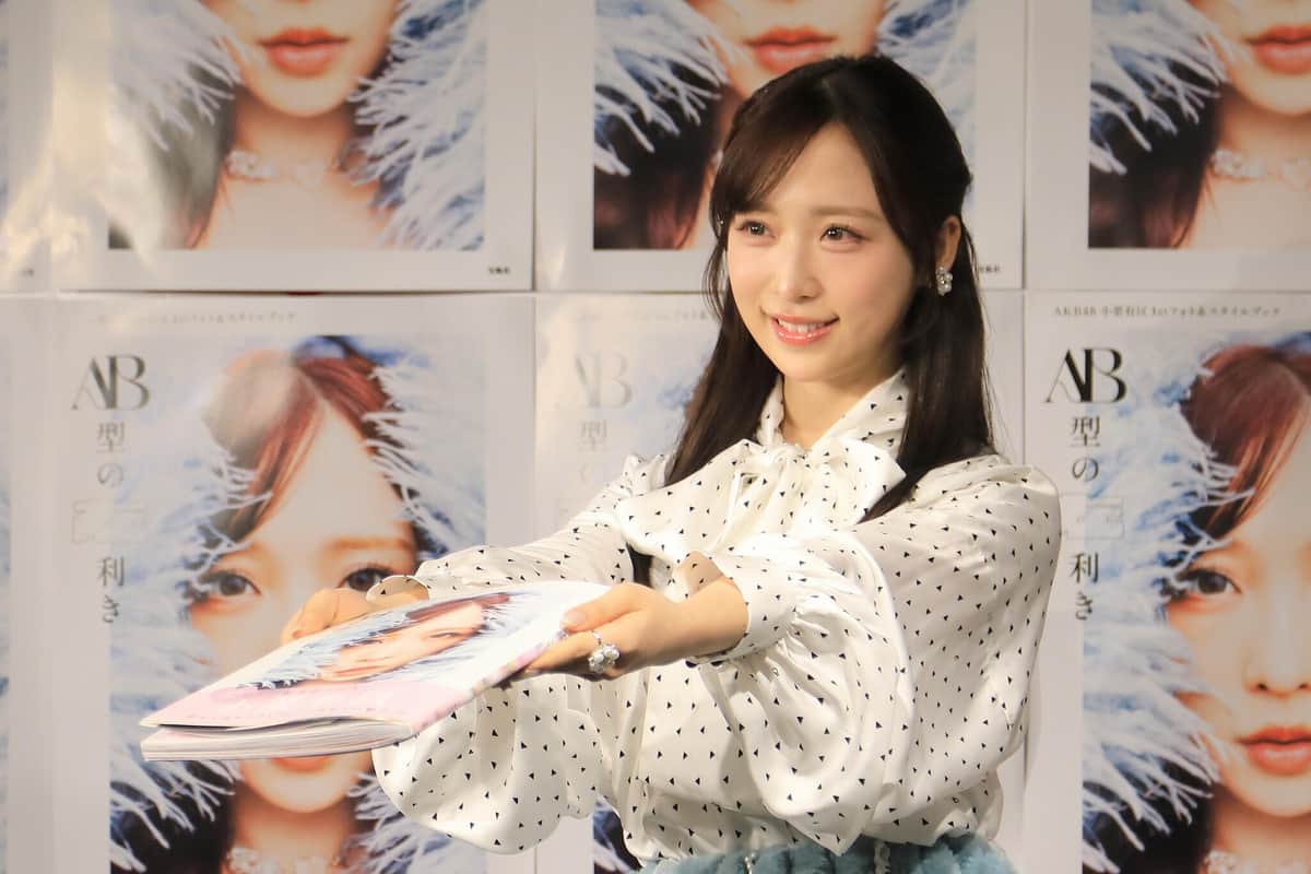 「お渡し会」ポーズも
