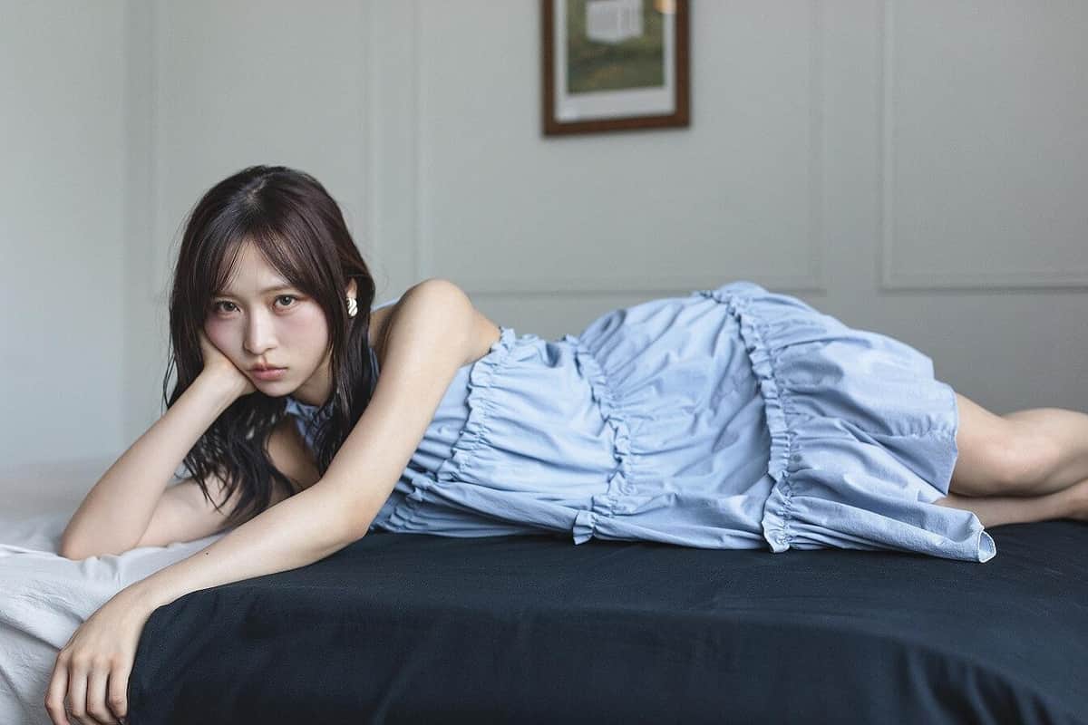 「AKB48小栗有以1stフォト＆スタイルブックAB型の左利き」（宝島社）から
