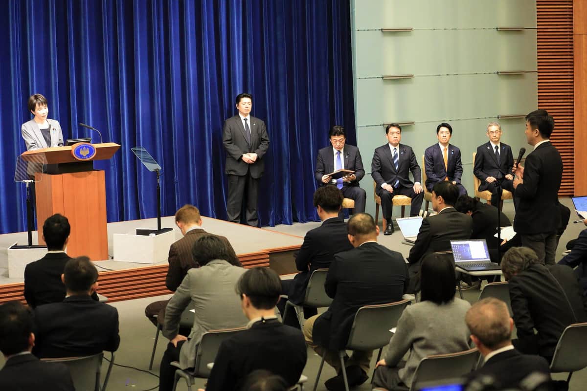 「高市カラー」に関する質問も出た