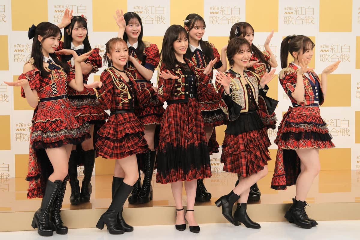 記者からのリクエストに応じて「フライングゲット」ポーズ