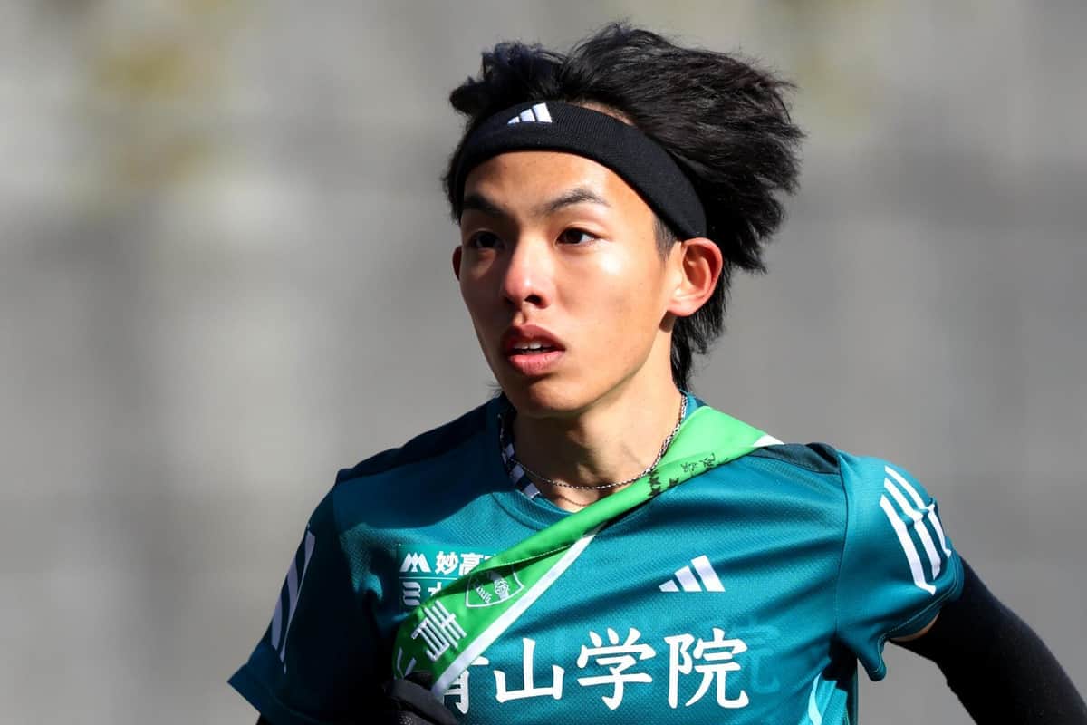 箱根駅伝5区を快走する、青山学院大学・黒田朝日選手（写真：アフロ）