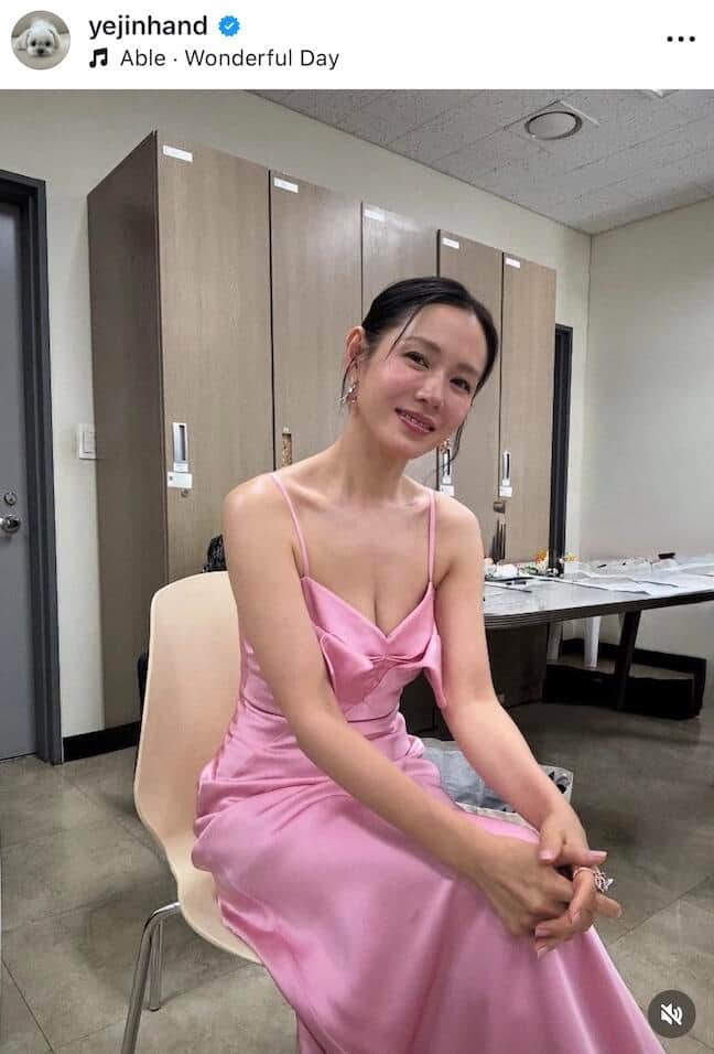 ソン・イェジンさんのインスタグラム（＠yejinhand）より