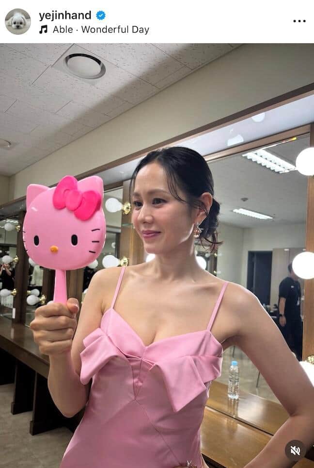 ソン・イェジンさんのインスタグラム（＠yejinhand）より