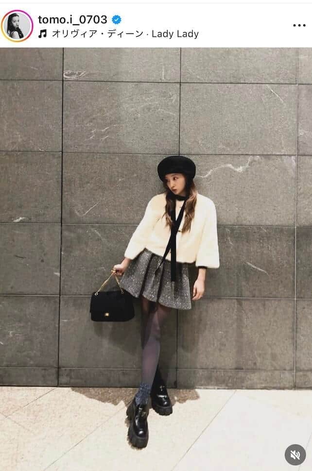 板野友美さんのインスタグラム（＠tomo.i_0703）より