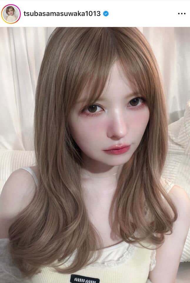 益若つばさ、ミニ丈ワンピ×タイツ×ショートブーツの冬コーデで「激カワ」　「ますます可愛く」「可愛いが渋滞」