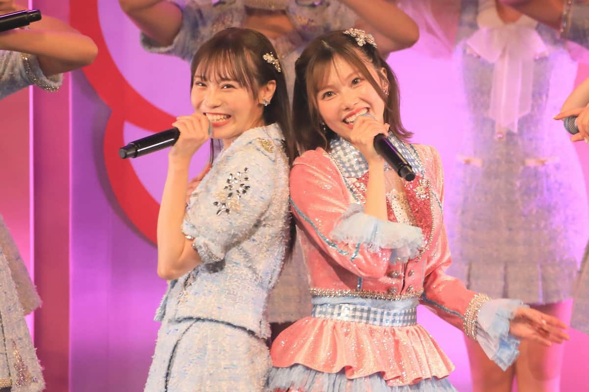 現役の4期生は地頭江さんと豊永阿紀さん（右）の2人のみだ