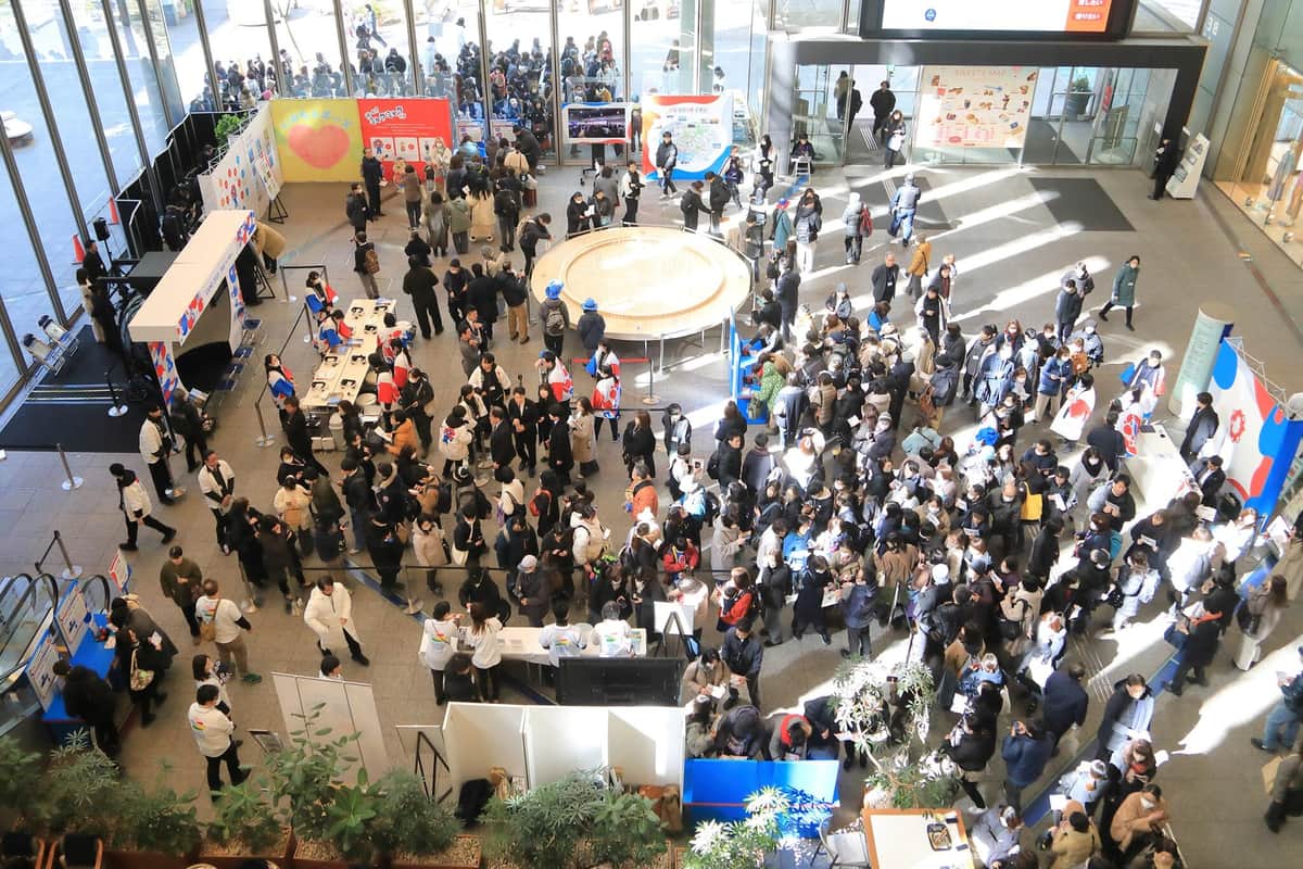 丸ビル・マルキューブには多くのファンが訪れている
