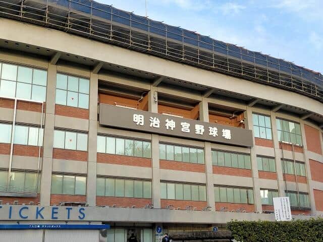 東京ヤクルトスワローズの本拠地・明治神宮野球場