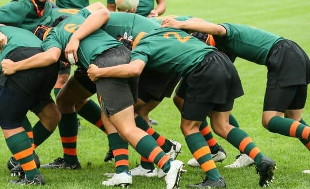 橋下徹氏は高校時代はラグビー部で汗を流した（写真はイメージ）