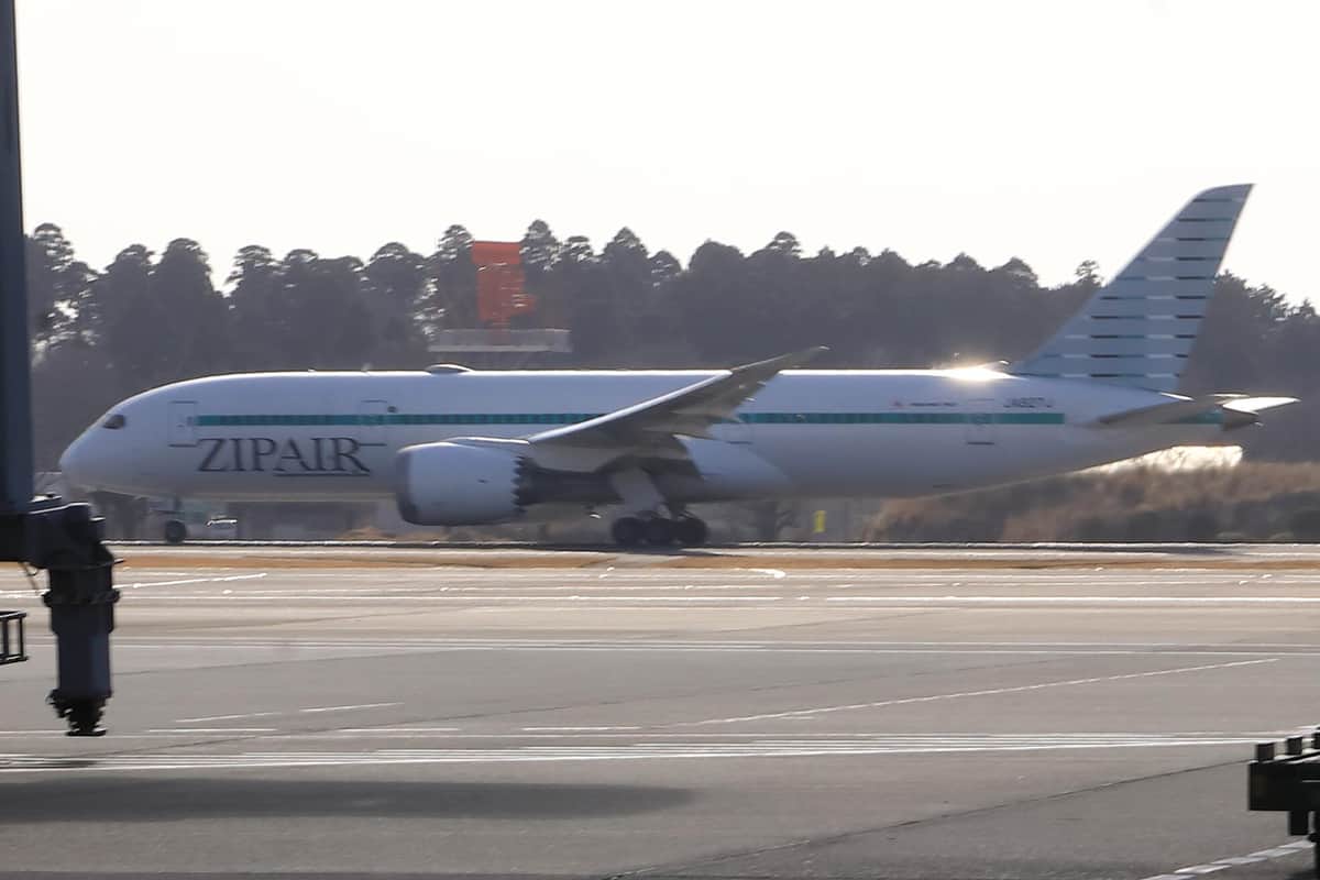 初便は乗客277人を乗せて出発した