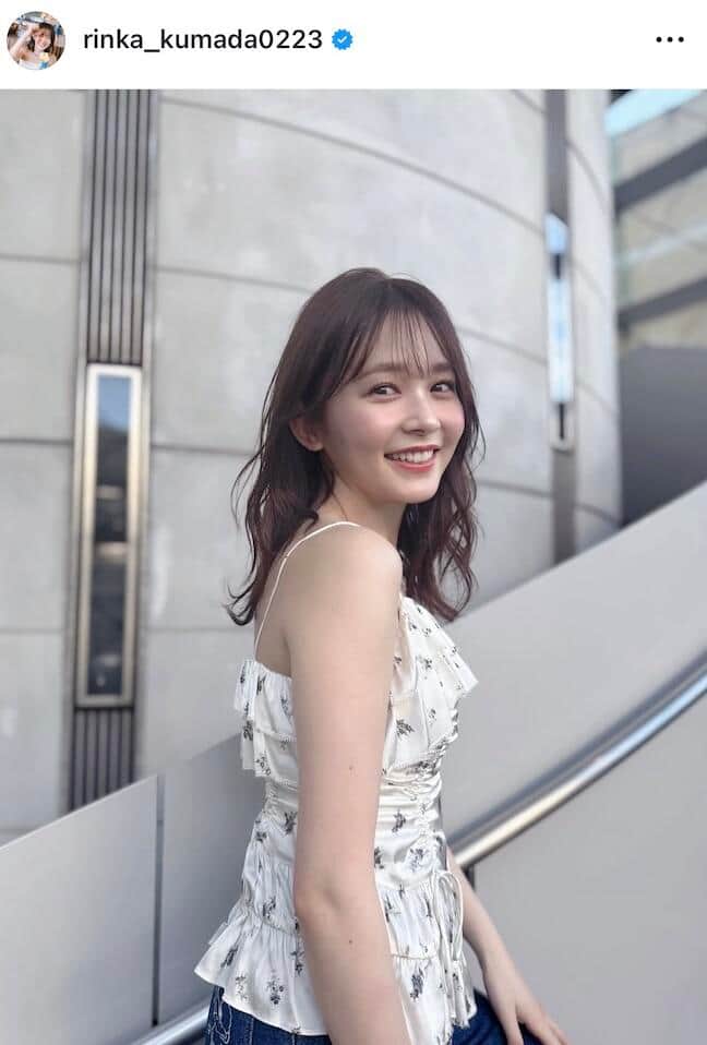 久間田琳加「今日はもっと出してくよーーー」　深めスリット入りドレスで色気ダダ漏れ...「えっぐい綺麗」