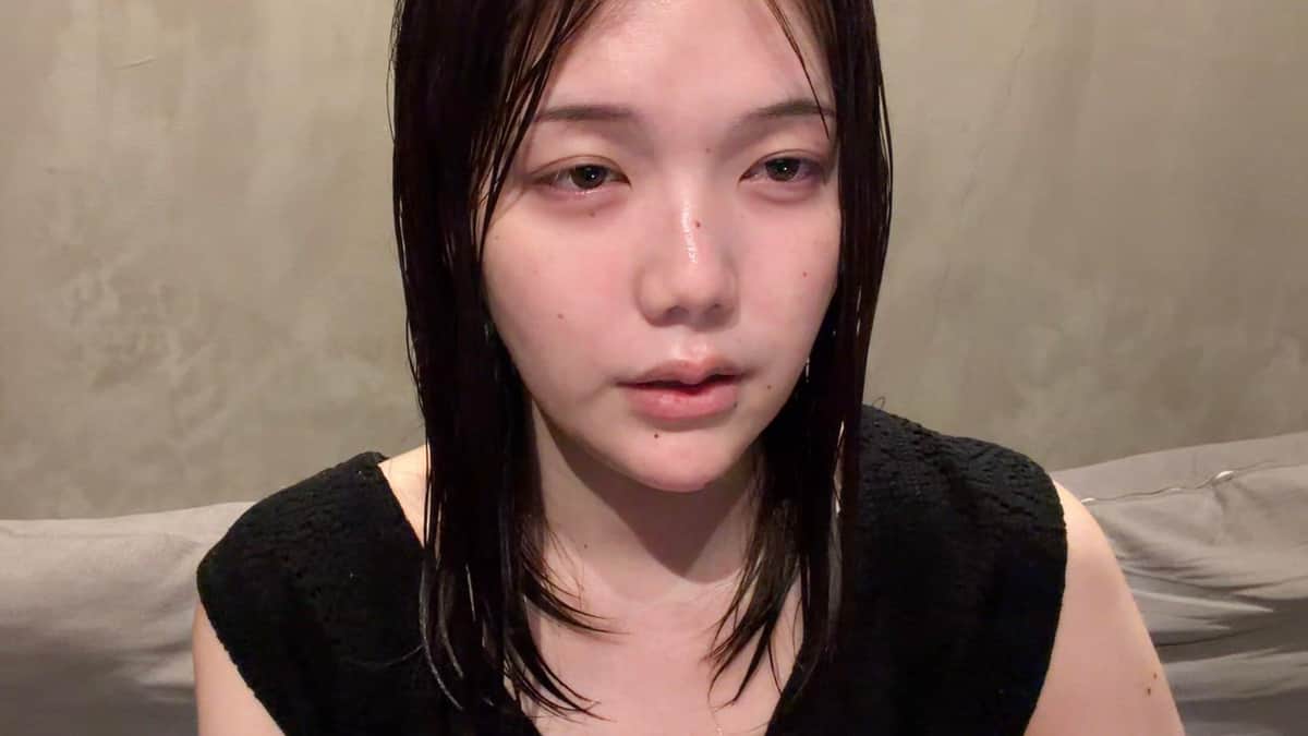 青木歌音さん。神妙な表情でトラブルを報告した（写真は青木さんのXから）
