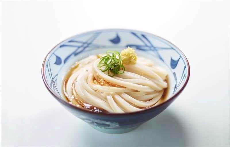 丸亀製麺の「ぶっかけうどん」（温／冷）並440円、大630円、得820円（リリースより）