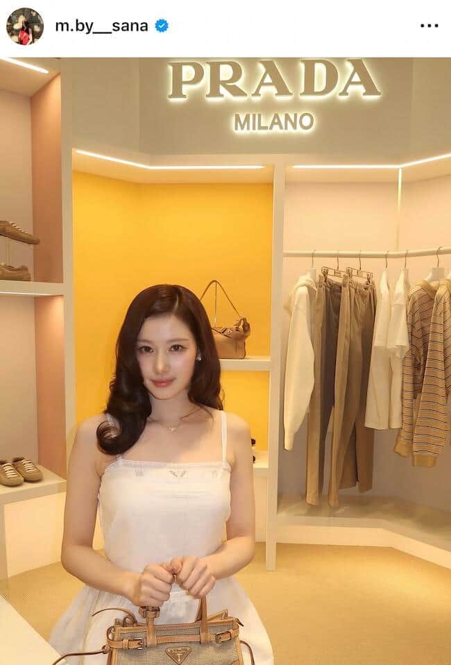 「TWICE」サナさんのインスタグラム（＠m.by__sana）より