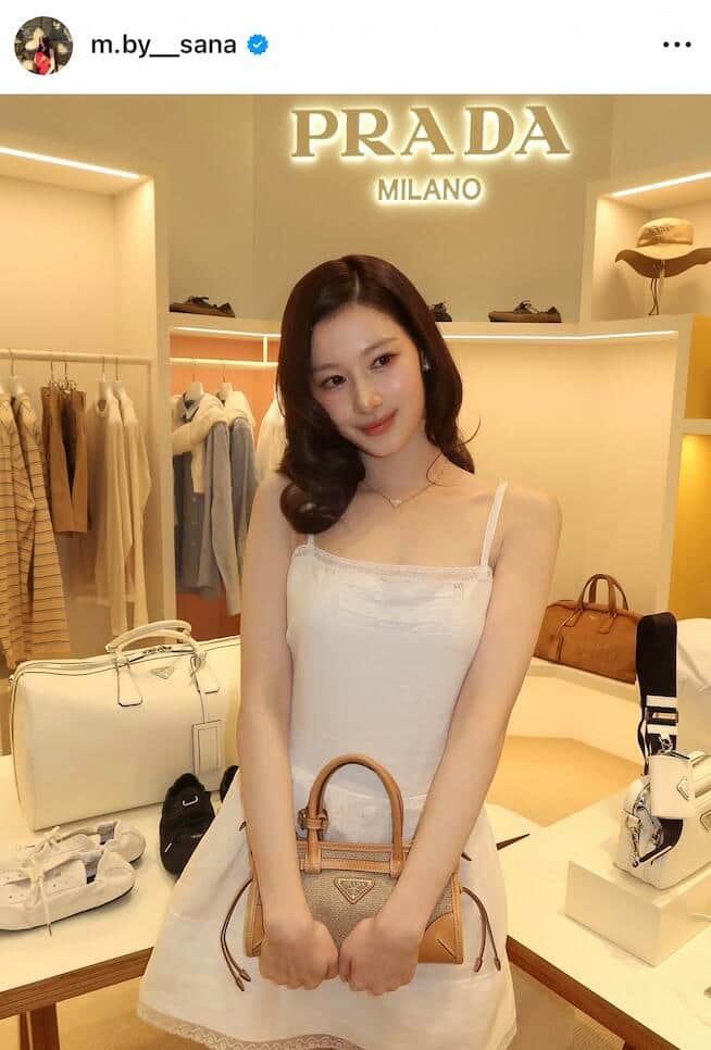 「TWICE」サナさんのインスタグラム（＠m.by__sana）より