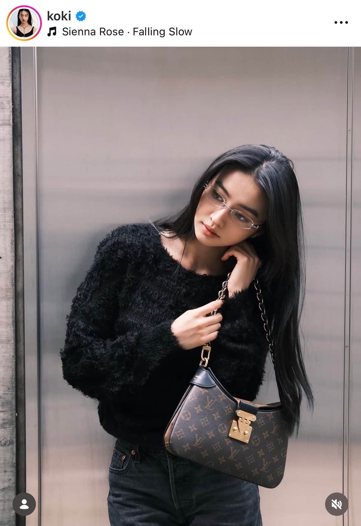 キムタク＆静香の次女Koki，さわやか白ワンピ姿ですらり神スタイル炸裂　カメラ目線ショットにドキっ