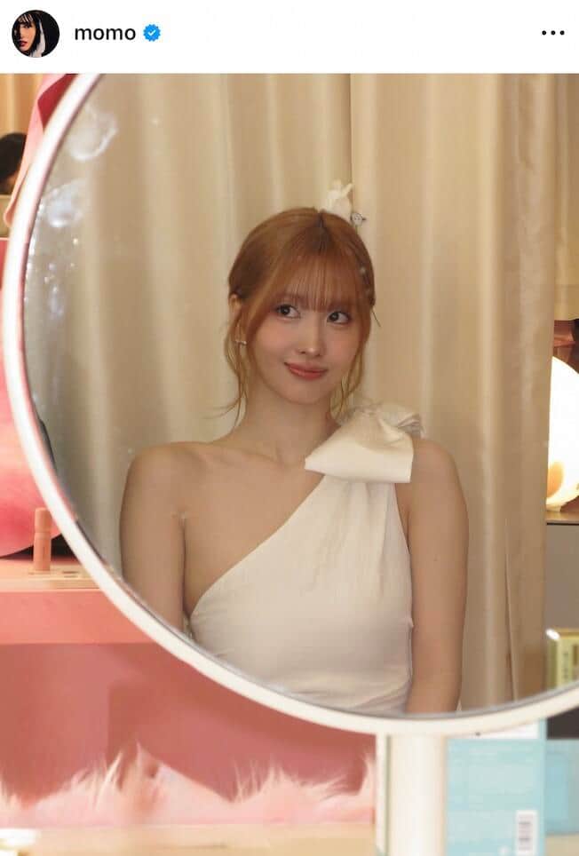 「TWICE」モモさんのインスタグラム（＠momo）より